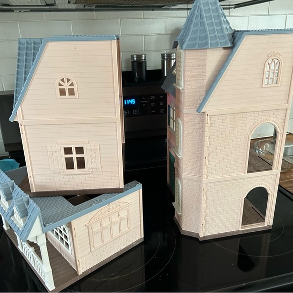 Sylvanian Families Deluxe Celebration Home - Picture 3 of 7